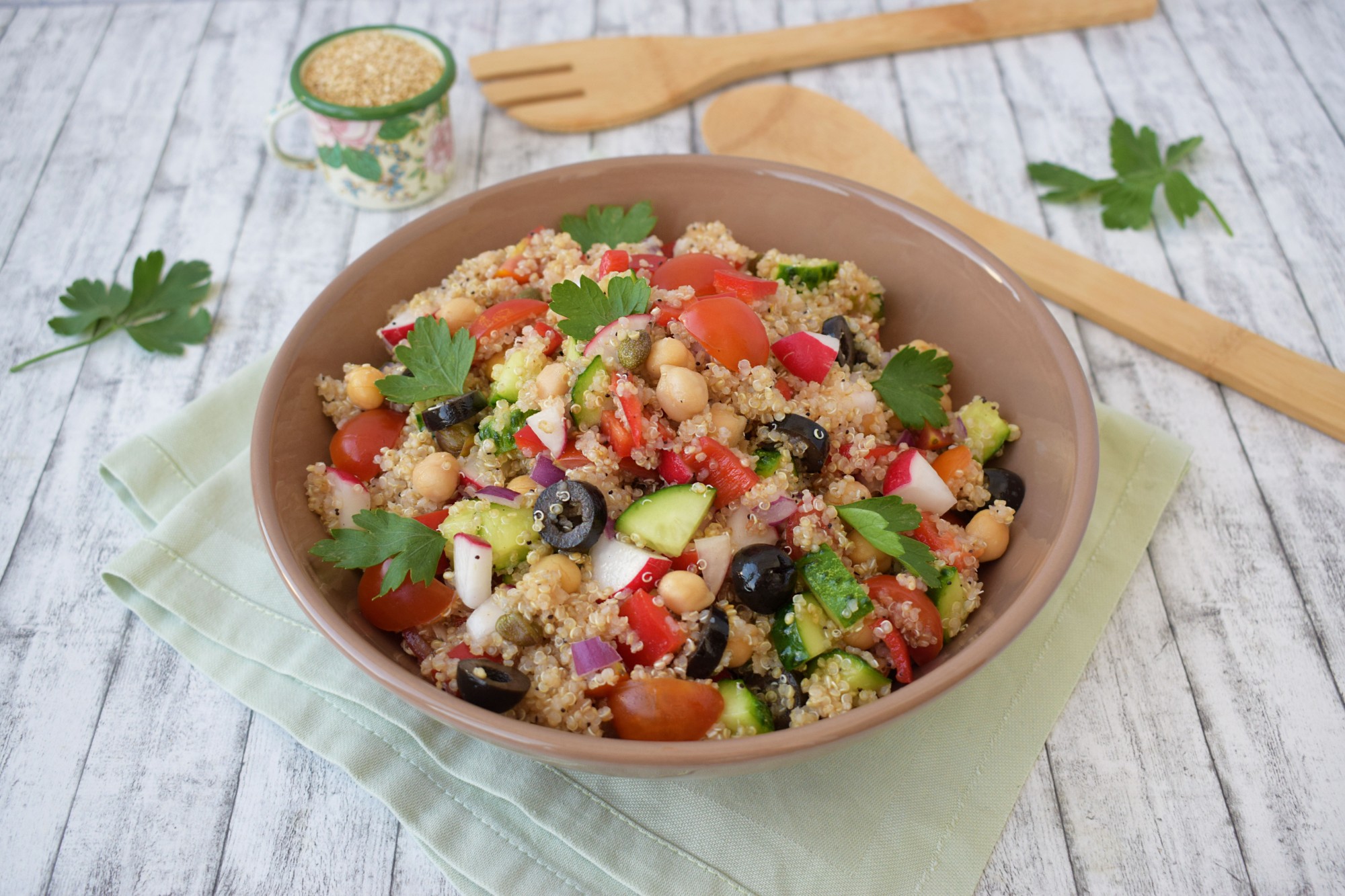 salata cu quinoa si naut - foodieopedia