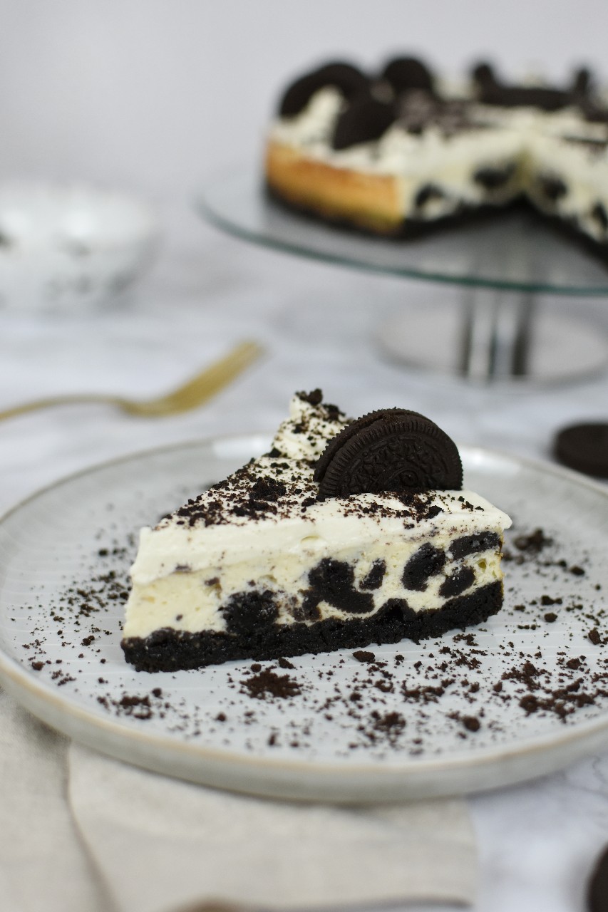 Cheesecake cu biscuiti Oreo - foodieopedia