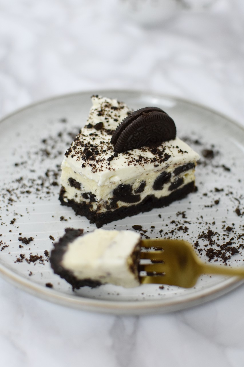 Cheesecake cu biscuiti Oreo - foodieopedia